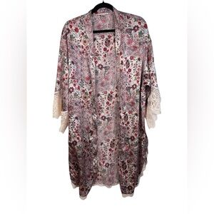 Victoria’s Secret silky pink floral lace edged open kimono. Size XS.